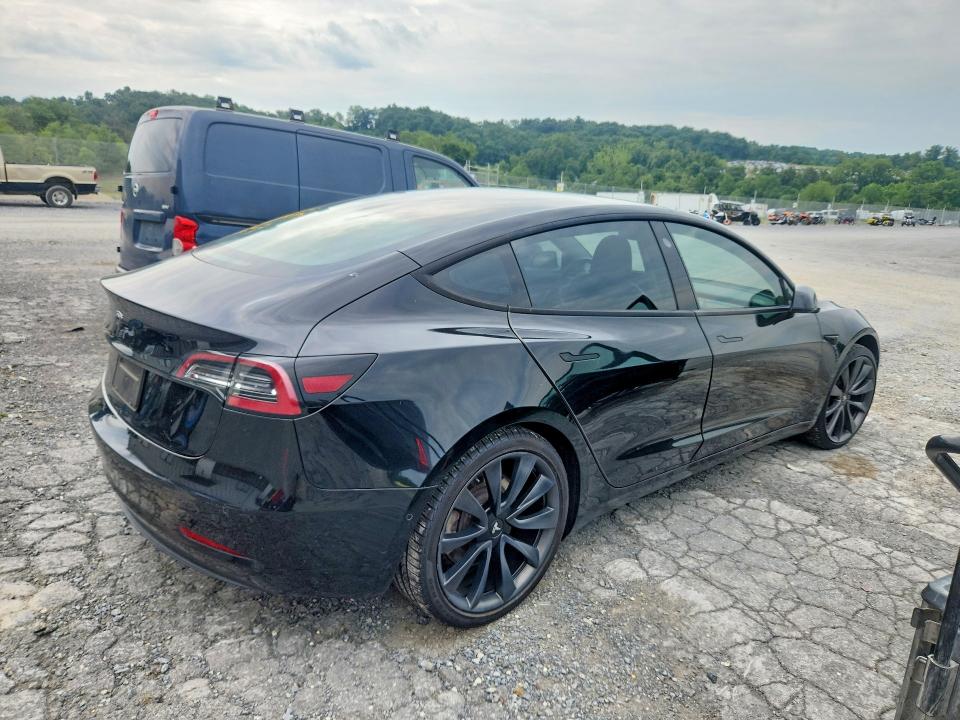65057666 :رقم المزاد ، 5YJ3E1EAXMF915144 vin ، 2021 Tesla Model 3 مزاد بيع