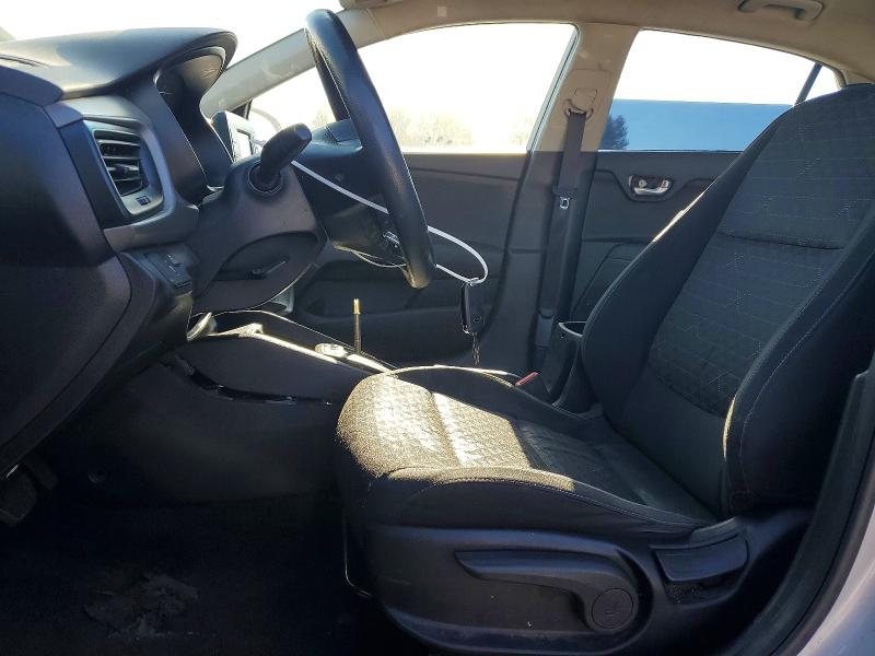 2018 Kia Rio მანქანა იყიდება აუქციონზე, vin: 3KPA24AB1JE068144, აუქციონის ნომერი: 64774056