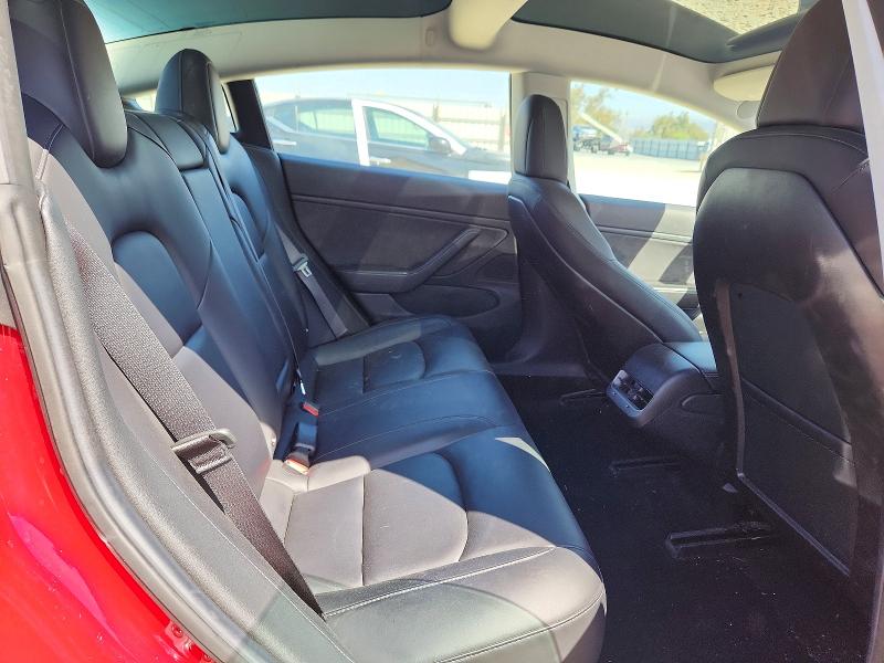 64486036 :رقم المزاد ، 5YJ3E1EA4JF052238 vin ، 2018 Tesla Model 3 مزاد بيع