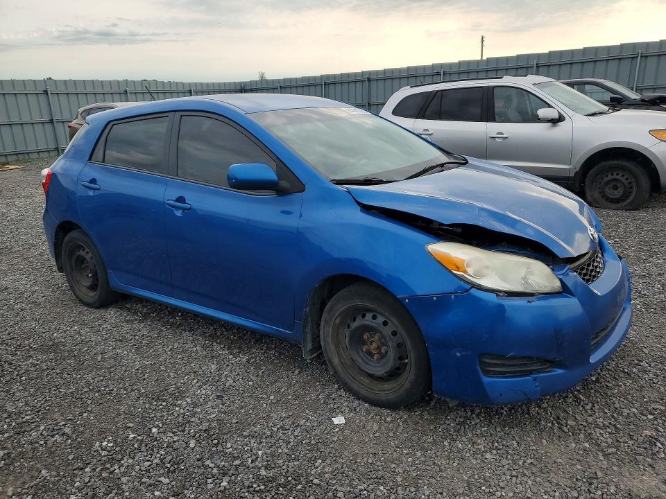 64440706 :رقم المزاد ، 2T1KE4EEXAC038901 vin ، 2010 Toyota Matrix مزاد بيع