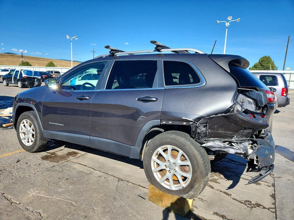 65310326 :رقم المزاد ، 1C4PJMCB3HW575802 vin ، 2017 Jeep Cherokee مزاد بيع