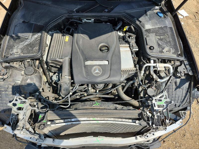63711066 :رقم المزاد ، 55SWF4KB5HU224939 vin ، 2017 Mercedes-benz C مزاد بيع