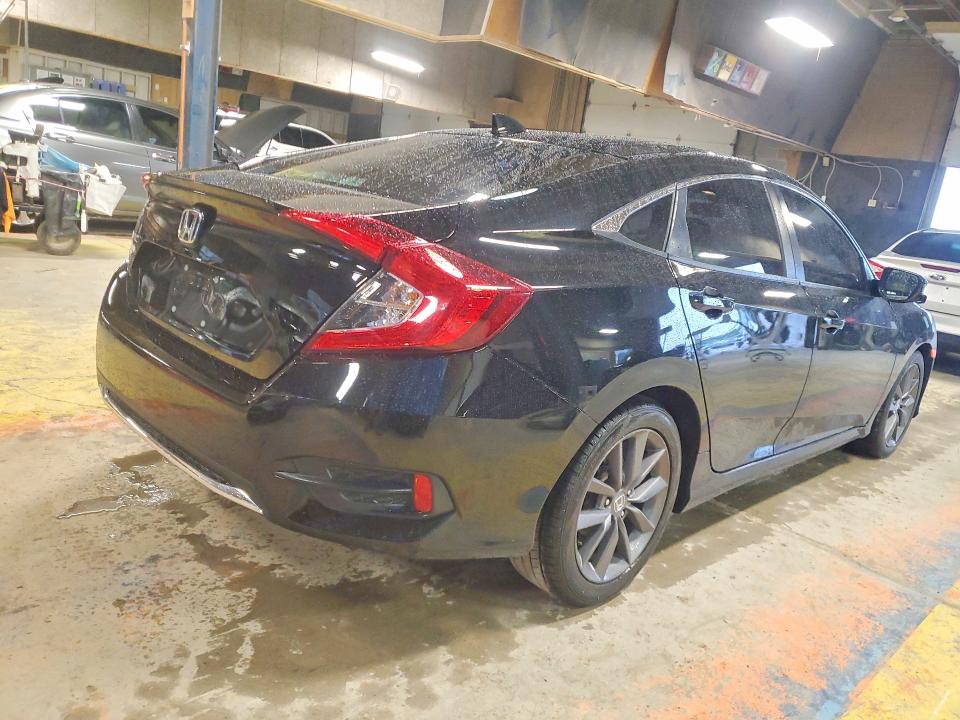 64673936 :رقم المزاد ، 19XFC1F3XME008421 vin ، 2021 Honda Civic مزاد بيع
