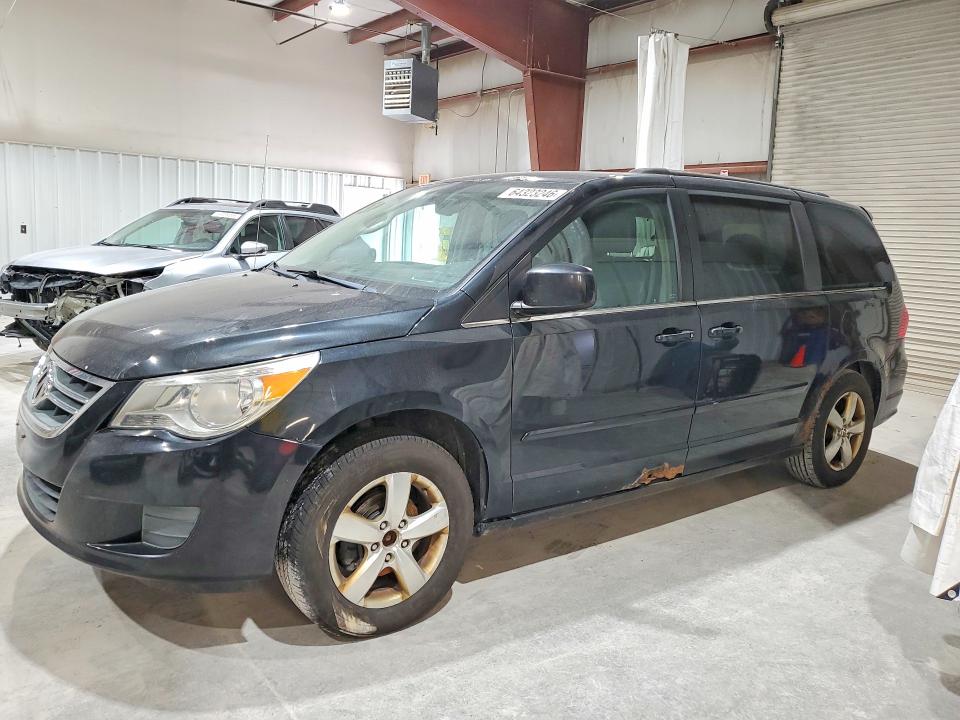 64323246 :رقم المزاد ، 2V4RW3DG5BR718155 vin ، 2011 Volkswagen Routan مزاد بيع