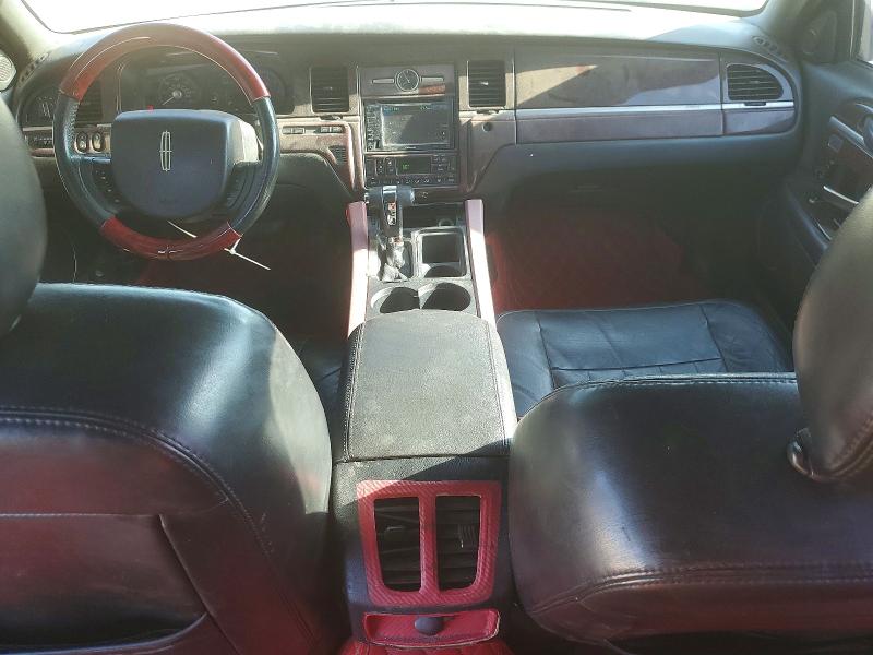 2007 Lincoln Town Car მანქანა იყიდება აუქციონზე, vin: 1LNHM84W17Y637300, აუქციონის ნომერი: 65474886