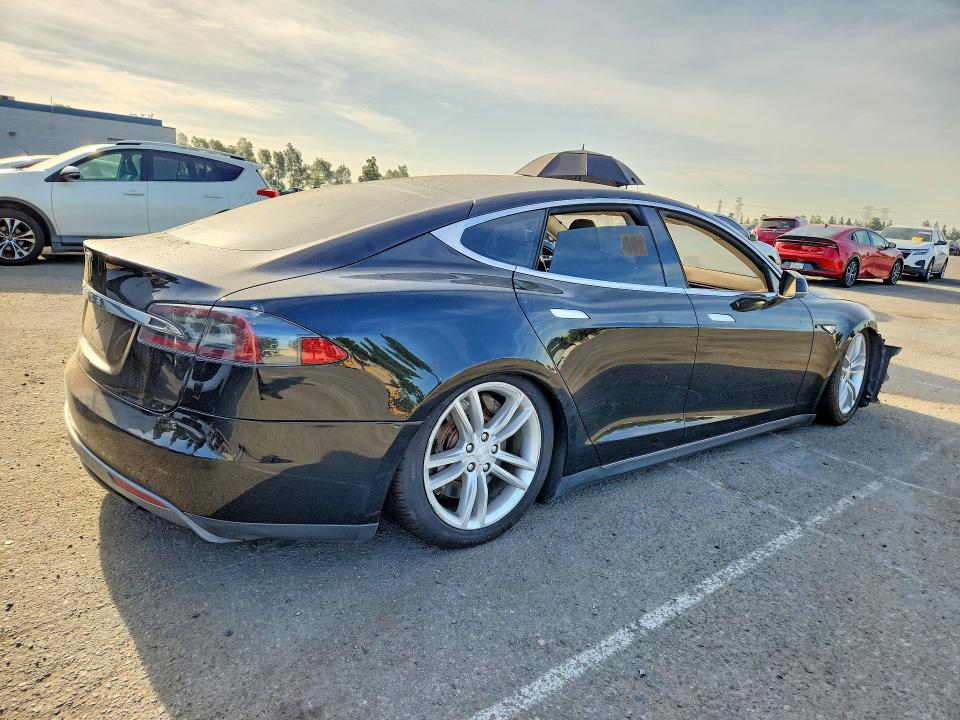 Продажа на аукционе авто 2013 Tesla Model S, vin: 5YJSA1CN5DFP03328, номер лота: 65838876
