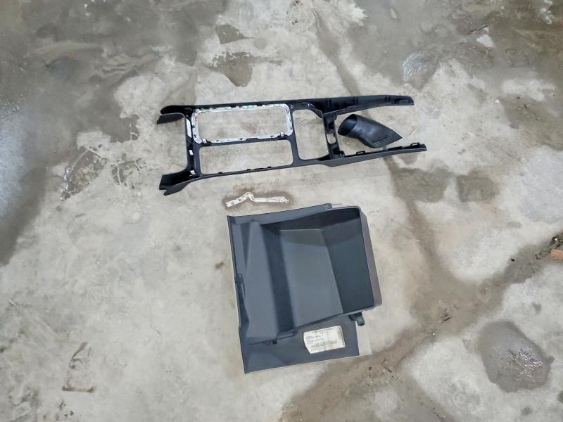 64263326 :رقم المزاد ، 1FMCU9HD3JUA82017 vin ، 2018 Ford Escape مزاد بيع