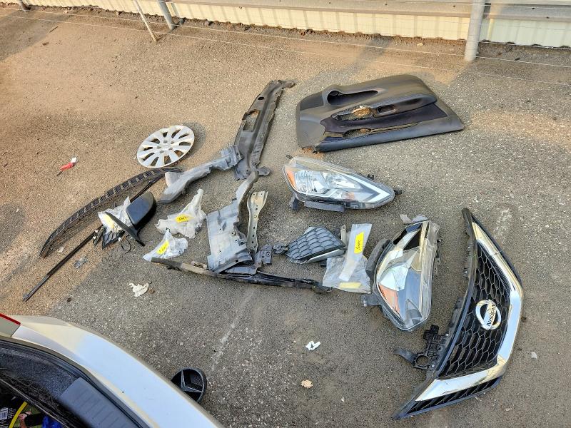 64462846 :رقم المزاد ، 3N1AB7AP3GY258924 vin ، 2016 Nissan Sentra مزاد بيع