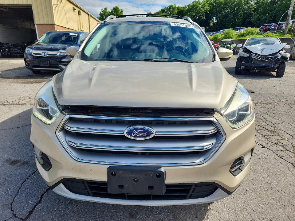 Продажа на аукционе авто 2017 Ford Escape, vin: 1FMCU0JD9HUD90373, номер лота: 63551996
