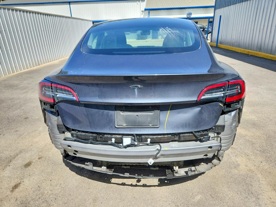 64807336 :رقم المزاد ، 5YJ3E1EA5NF286426 vin ، 2022 Tesla Model 3 مزاد بيع