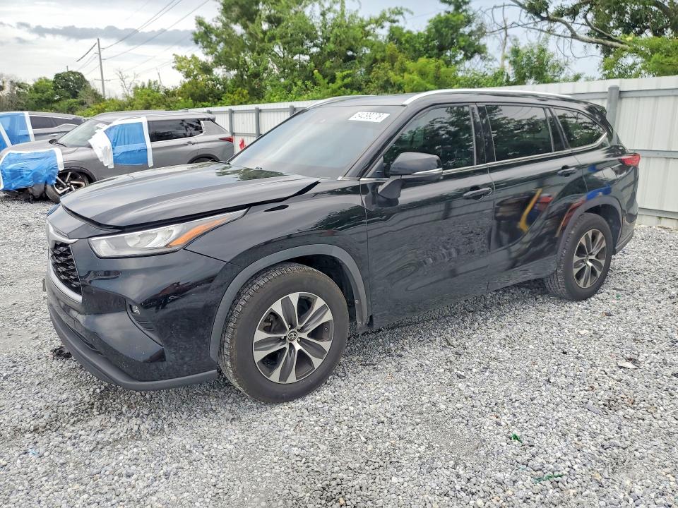 Auction sale of the 2020 Toyota Highlander, vin: 5TDGZRAH4LS000145, lot number: 64099276