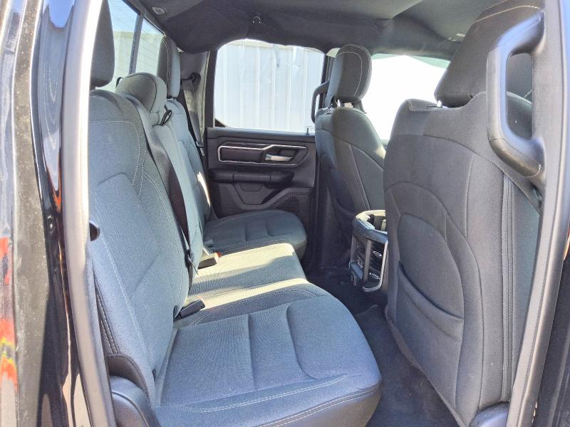 63417836 :رقم المزاد ، 1C6RREBG5MN820885 vin ، 2021 Ram 1500 مزاد بيع