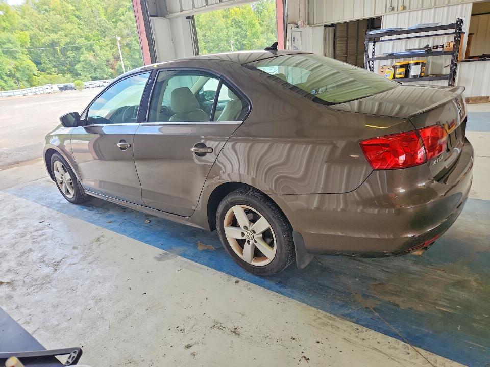 66703906 :رقم المزاد ، 3VWLL7AJ6DM372320 vin ، 2013 Volkswagen Jetta مزاد بيع