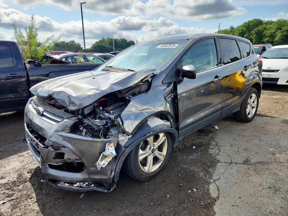 64547576 :رقم المزاد ، 1FMCU9GX6FUA82208 vin ، 2015 Ford Escape مزاد بيع