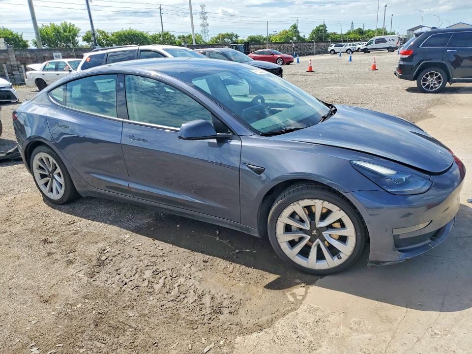 2022 Tesla Model 3 მანქანა იყიდება აუქციონზე, vin: 5YJ3E1EA0NF370668, აუქციონის ნომერი: 63860016