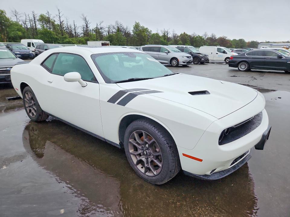 63325586 :رقم المزاد ، 2C3CDZGG9JH322873 vin ، 2018 Dodge Challenger مزاد بيع
