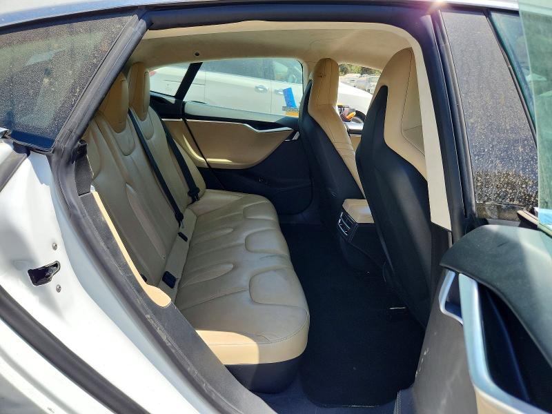 63801626 :رقم المزاد ، 5YJSA1E14FF109133 vin ، 2015 Tesla Model S مزاد بيع