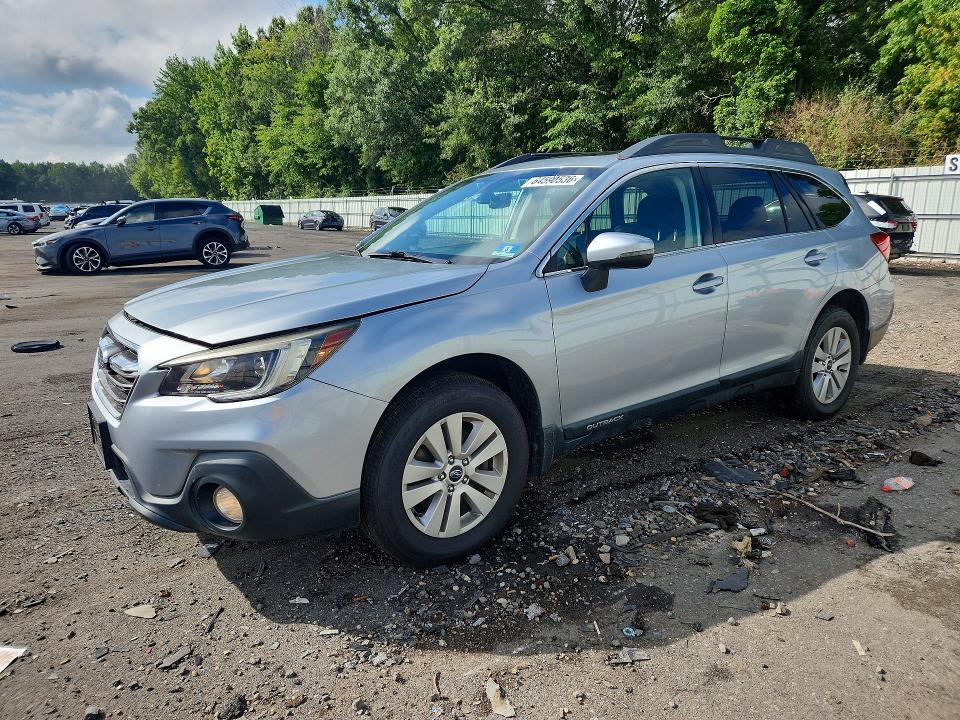 64590536 :رقم المزاد ، 4S4BSAHC9J3393953 vin ، 2018 Subaru Outback مزاد بيع