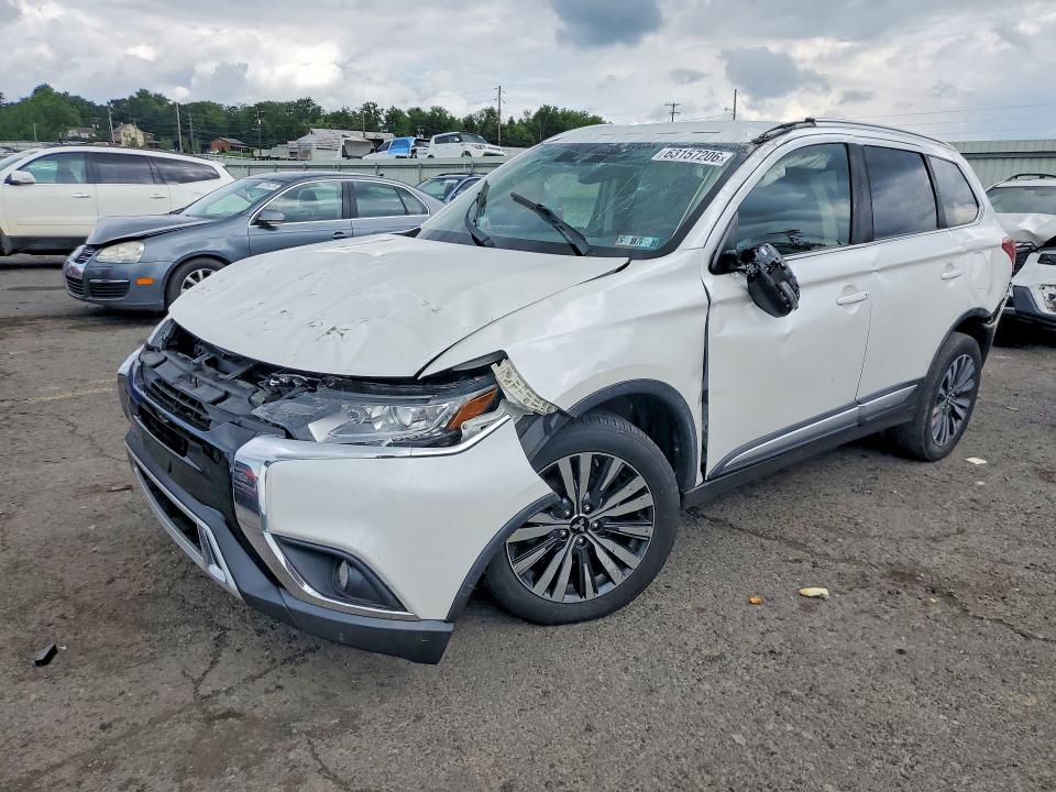 63157206 :رقم المزاد ، JA4AZ3A35LZ031095 vin ، 2020 Mitsubishi Outlander مزاد بيع