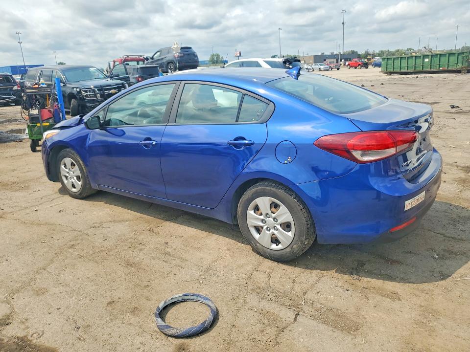2017 Kia Forte მანქანა იყიდება აუქციონზე, vin: 3KPFK4A77HE141609, აუქციონის ნომერი: 64202716