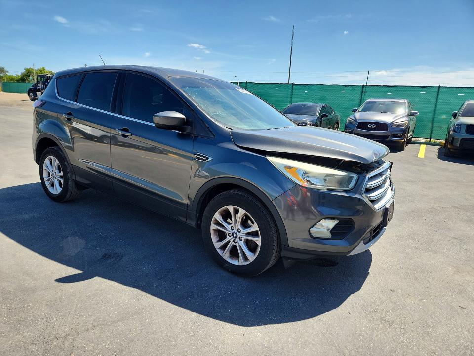65993176 :رقم المزاد ، 1FMCU0GD1HUB50158 vin ، 2017 Ford Escape مزاد بيع