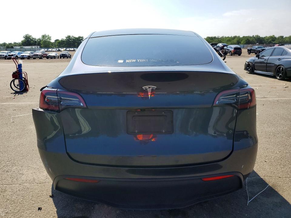 64367586 :رقم المزاد ، 7SAYGDED3RF085340 vin ، 2024 Tesla Model Y مزاد بيع