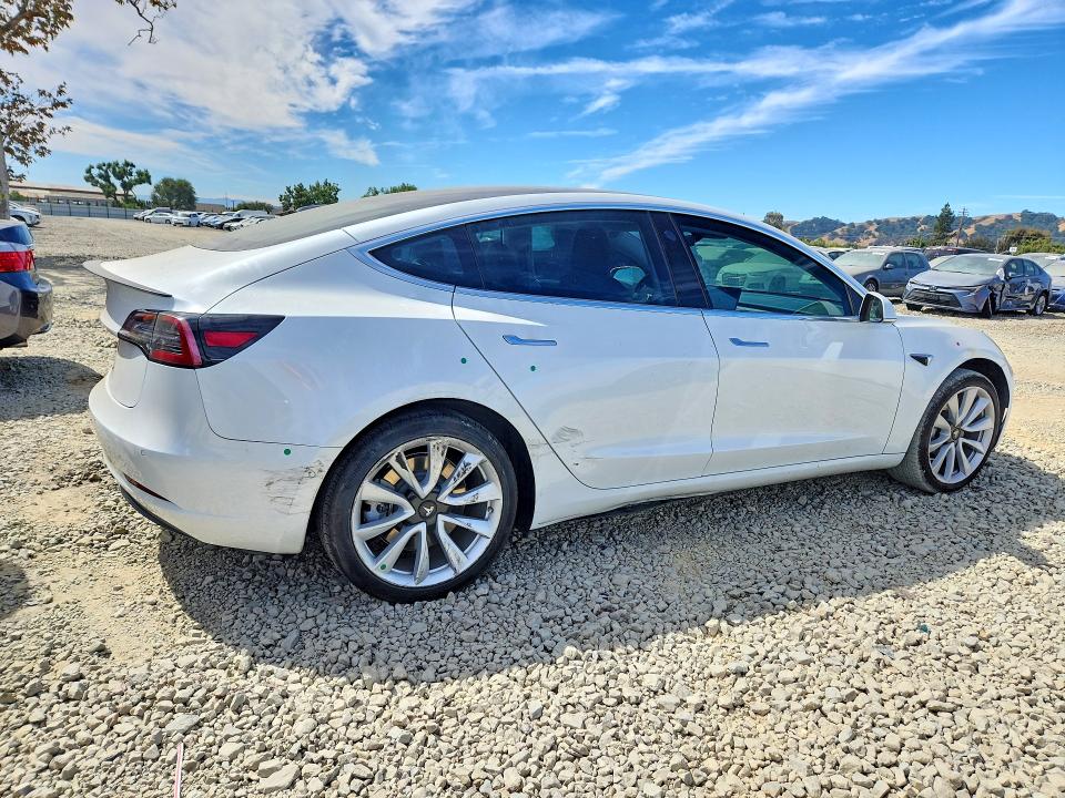 66282566 :رقم المزاد ، 5YJ3E1EA3HF002053 vin ، 2017 Tesla Model 3 مزاد بيع