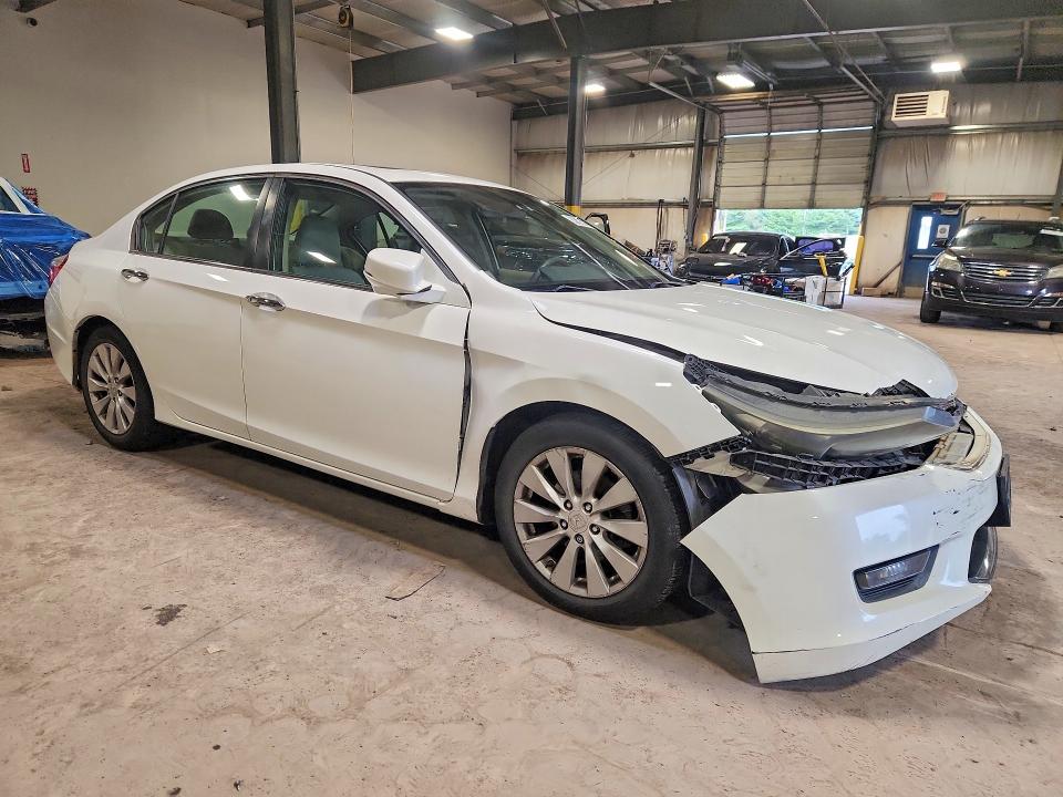 Продаж на аукціоні авто 2015 Honda Accord, vin: 1HGCR2F71FA068556, номер лоту: 63828006