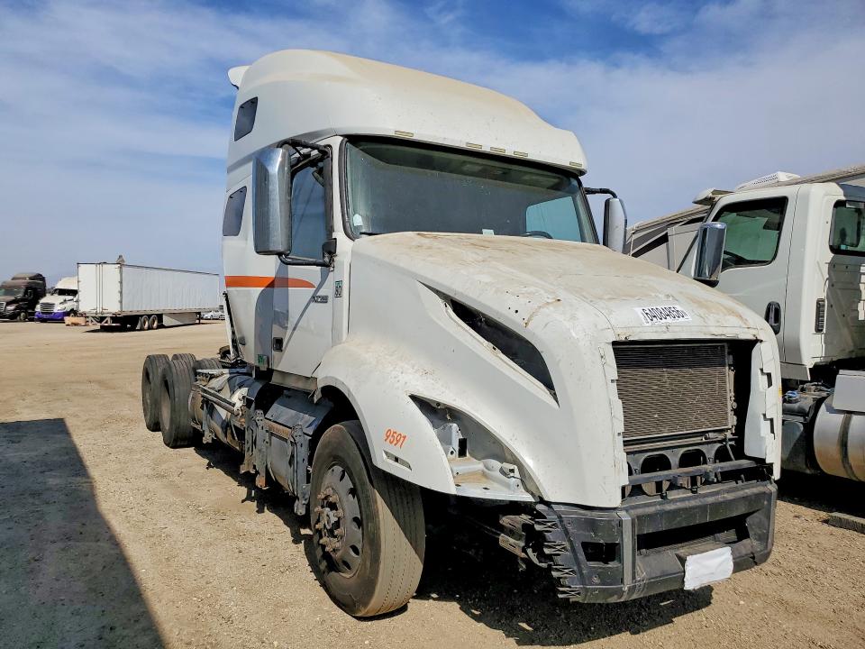 2021 Volvo Vnl მანქანა იყიდება აუქციონზე, vin: 4V4NC9EH3MN275018, აუქციონის ნომერი: 64084856