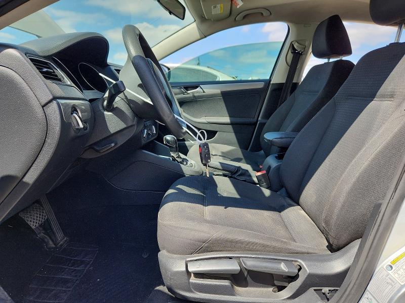 65305866 :رقم المزاد ، 3VWD17AJXFM239718 vin ، 2015 Volkswagen Jetta مزاد بيع