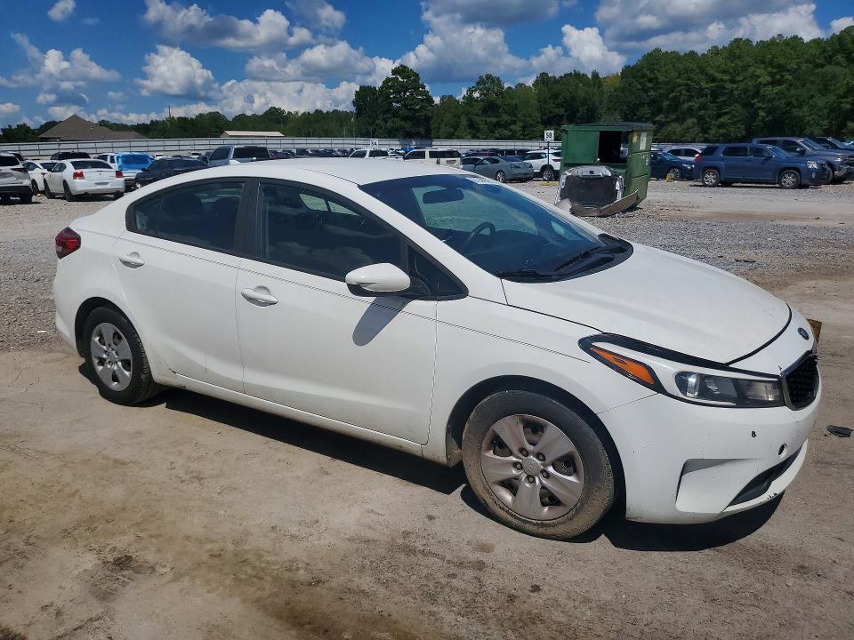 67244636 :رقم المزاد ، 3KPFK4A76JE247149 vin ، 2018 Kia Forte مزاد بيع