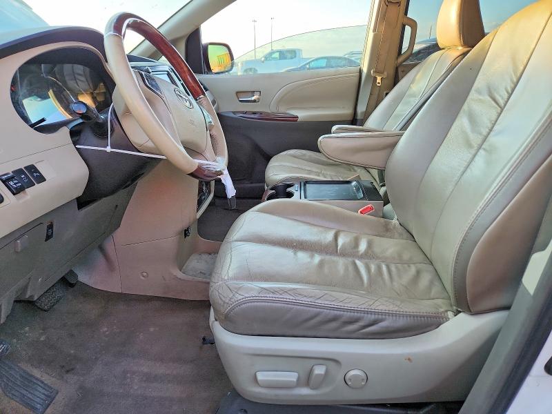 Aukcja sprzedaży 2011 Toyota Sienna, vin: 5TDDK3DC0BS017933, numer aukcji: 65823176