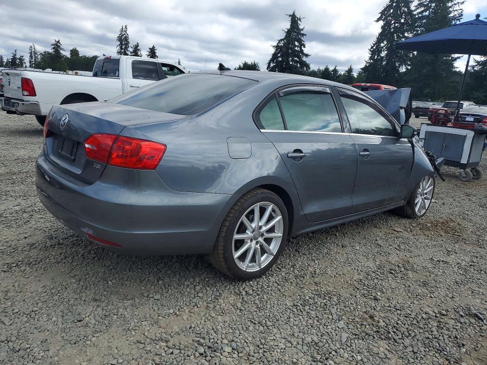 61450396 :رقم المزاد ، 3VWLL7AJXDM435399 vin ، 2013 Volkswagen Jetta مزاد بيع