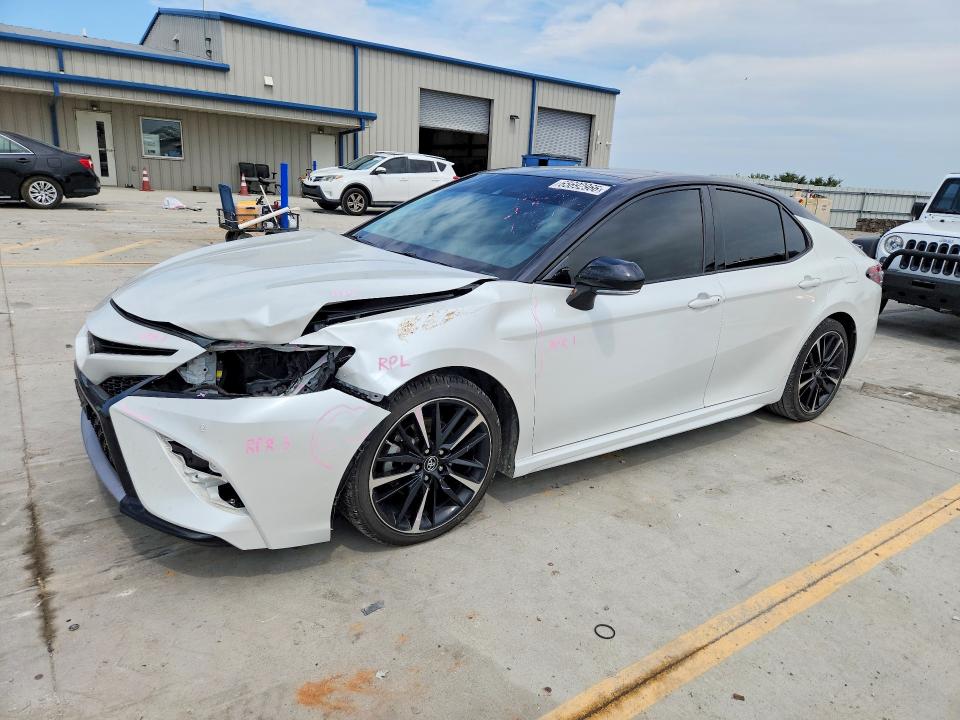 Aukcja sprzedaży 2018 Toyota Camry, vin: 4T1B61HK6JU147853, numer aukcji: 65692966