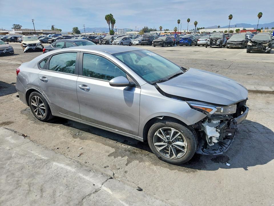 2023 Kia Forte მანქანა იყიდება აუქციონზე, vin: 3KPF24ADXPE651800, აუქციონის ნომერი: 66700836