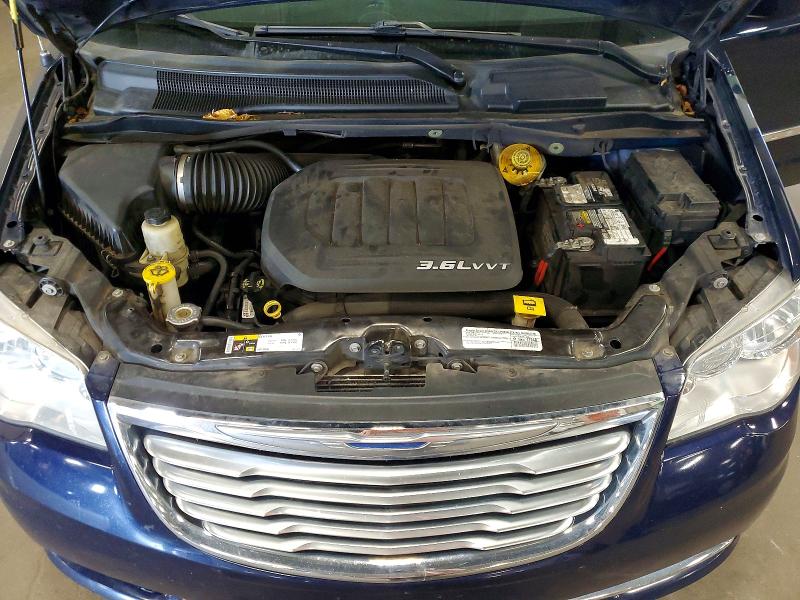 63785626 :رقم المزاد ، 2C4RC1BG8FR645153 vin ، 2015 Chrysler Town & Country مزاد بيع