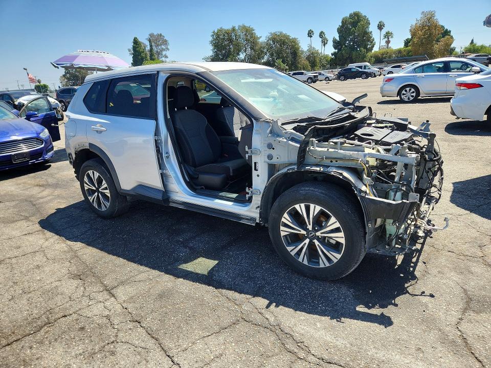 67429566 :رقم المزاد ، 5N1BT3BA1PC692653 vin ، 2023 Nissan Rogue مزاد بيع