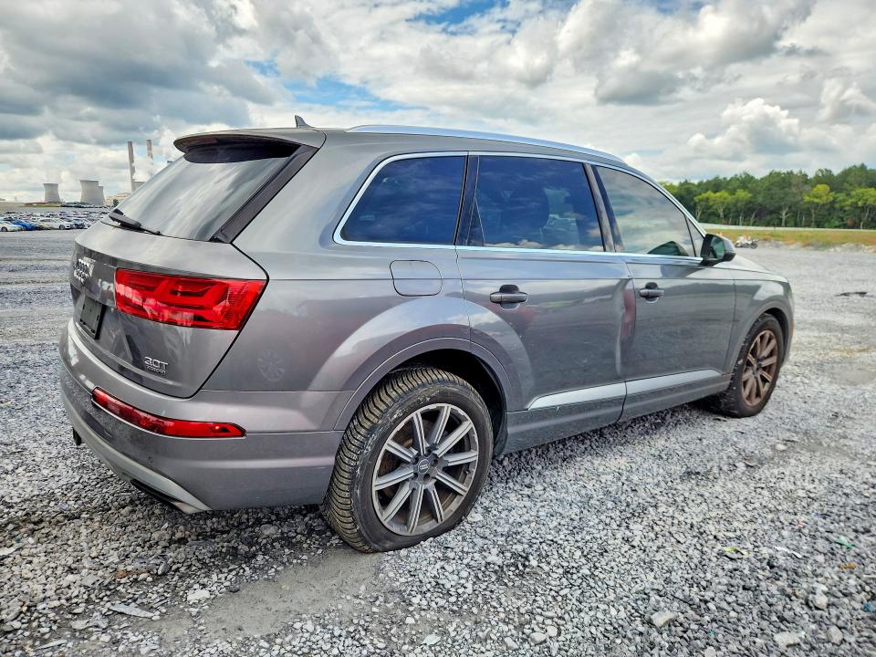 2017 Audi Q7 მანქანა იყიდება აუქციონზე, vin: WA1AAAF76HD019727, აუქციონის ნომერი: 63802036
