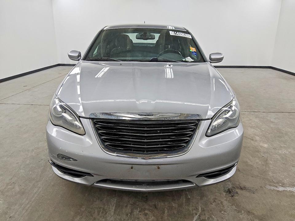 61455636 :رقم المزاد ، 1C3CCBBB4DN633354 vin ، 2013 Chrysler 200 مزاد بيع