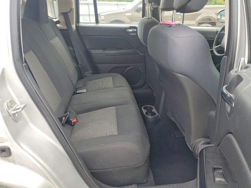 2010 Jeep Compass მანქანა იყიდება აუქციონზე, vin: 1J4NT4FB6AD589704, აუქციონის ნომერი: 65447066