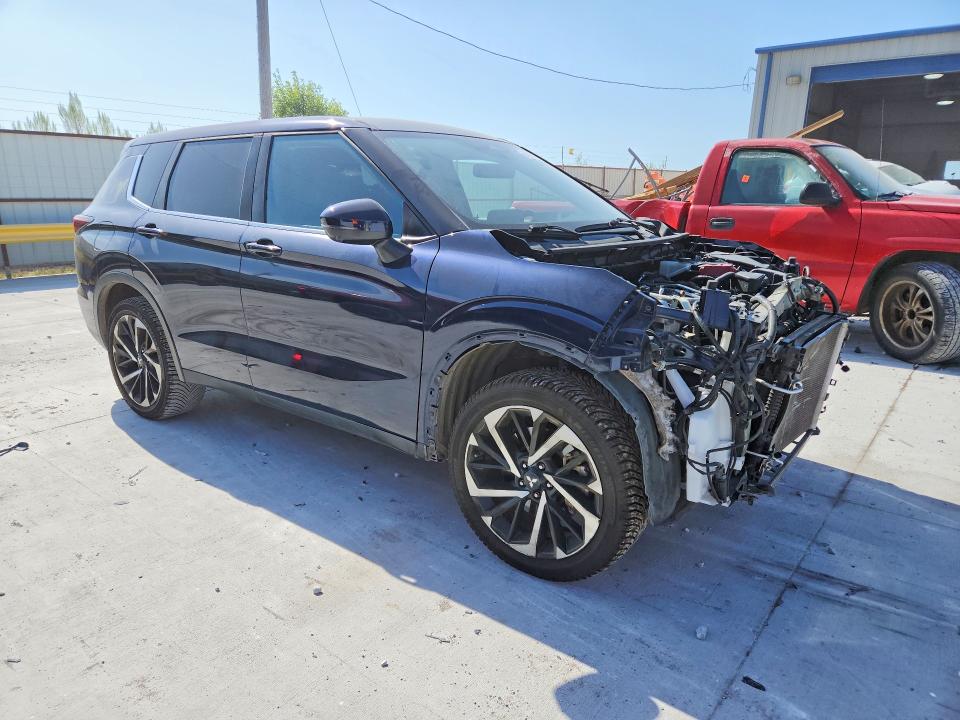 64815186 :رقم المزاد ، JA4J4UA83NZ046391 vin ، 2022 Mitsubishi Outlander مزاد بيع