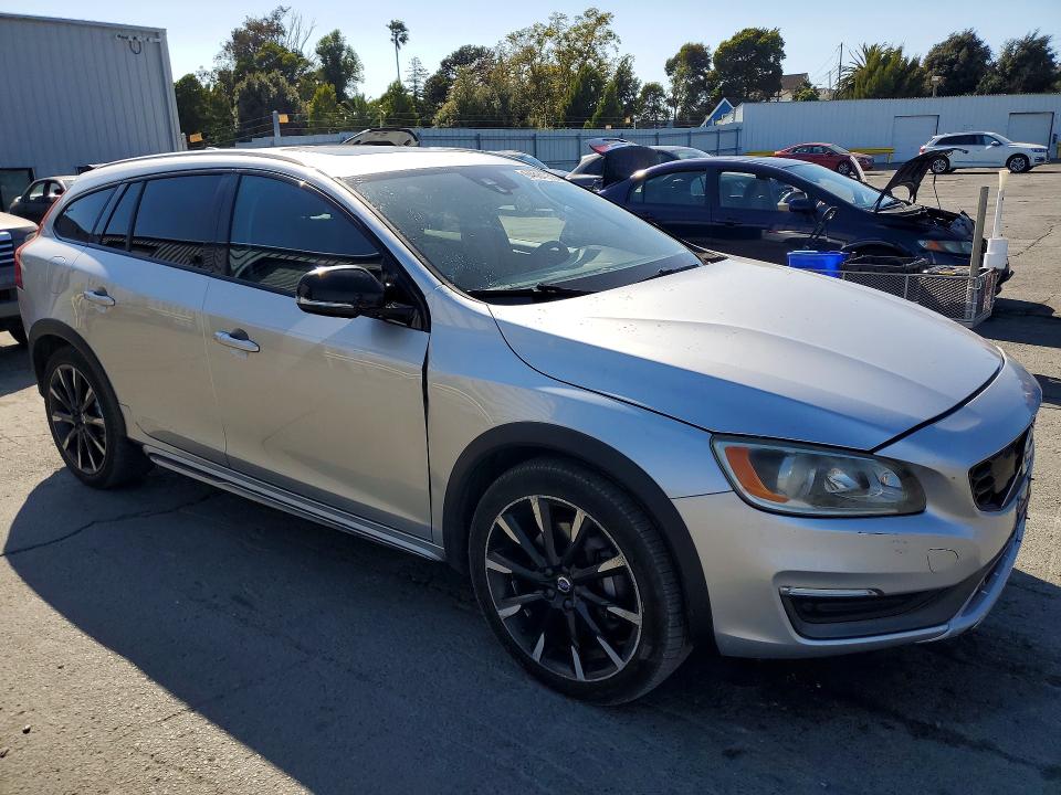 Продаж на аукціоні авто 2016 Volvo V60 Cross Country, vin: YV4612HK5G1017449, номер лоту: 64684056