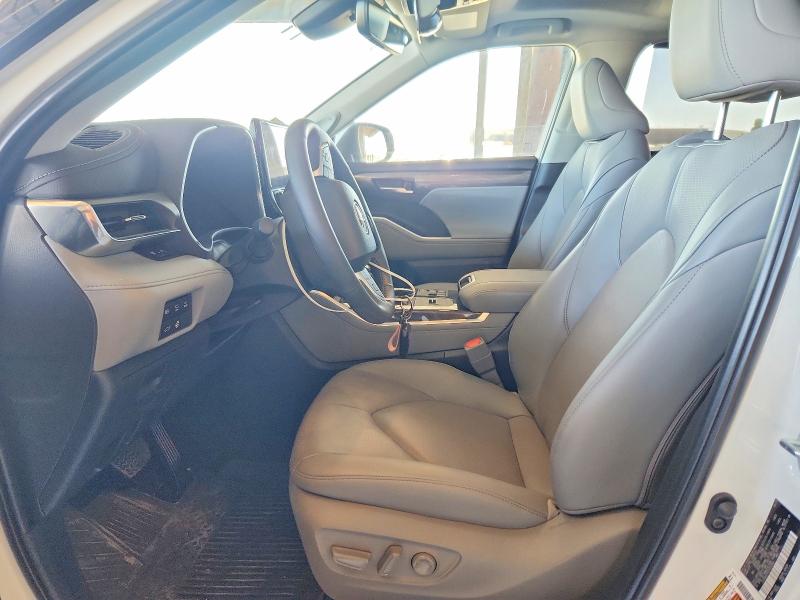 Продаж на аукціоні авто 2026 Toyota Highlander Hybrid, vin: 5TDXBRCH0TS722293, номер лоту: 63667696