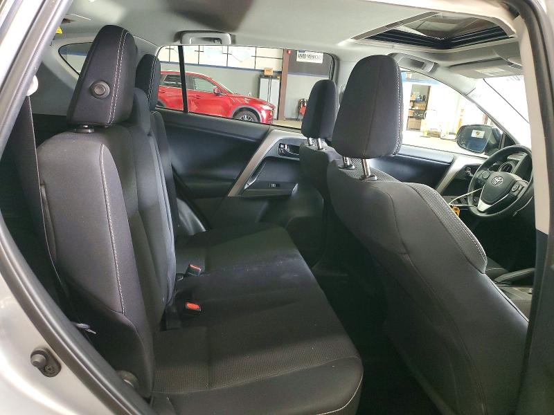 63696706 :رقم المزاد ، 2T3RFREV3JW796397 vin ، 2018 Toyota Rav4 مزاد بيع