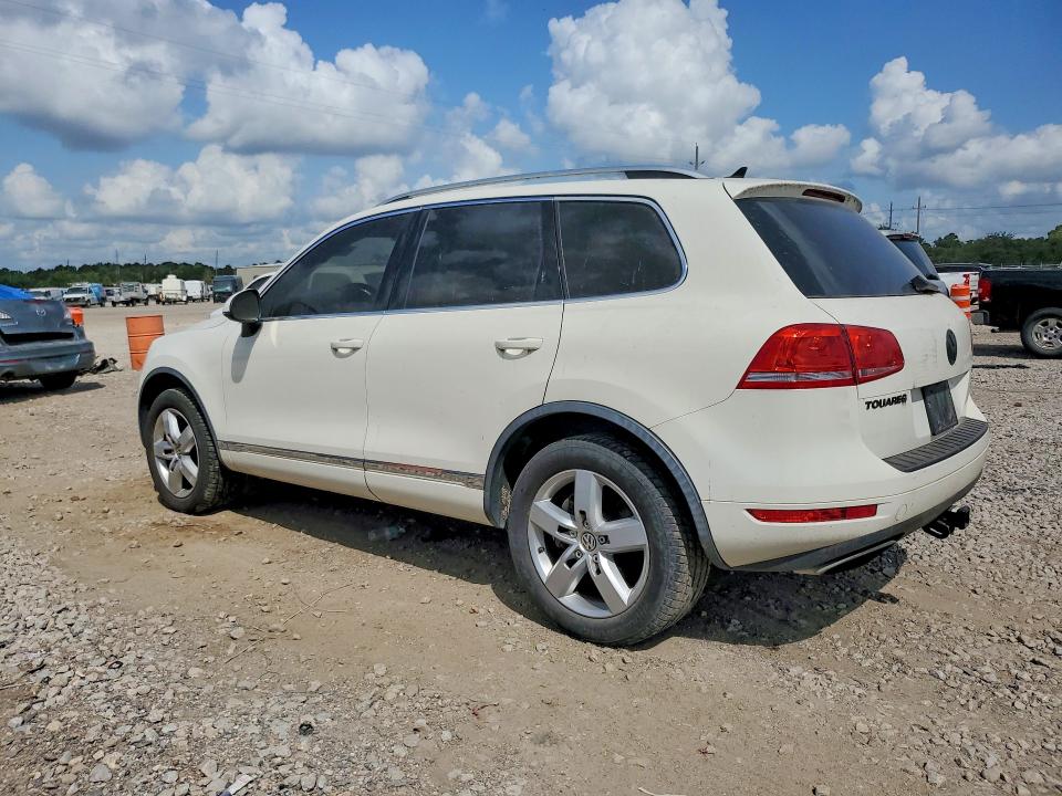2011 Volkswagen Touareg მანქანა იყიდება აუქციონზე, vin: WVGFF9BP4BD005832, აუქციონის ნომერი: 64034496