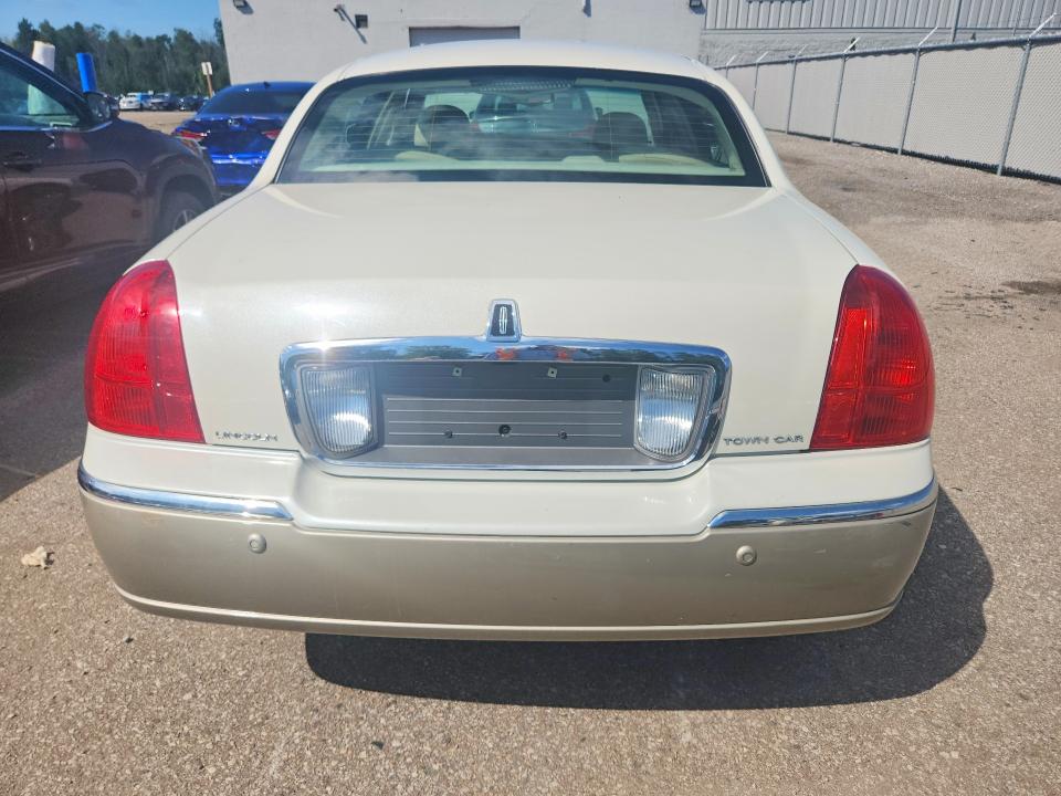 Продаж на аукціоні авто 2005 Lincoln Town Car, vin: 1LNHM82W45Y650719, номер лоту: 66040416