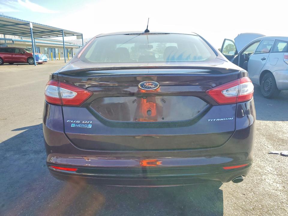 2013 Ford Fusion მანქანა იყიდება აუქციონზე, vin: 3FA6P0SUXDR242490, აუქციონის ნომერი: 65880606