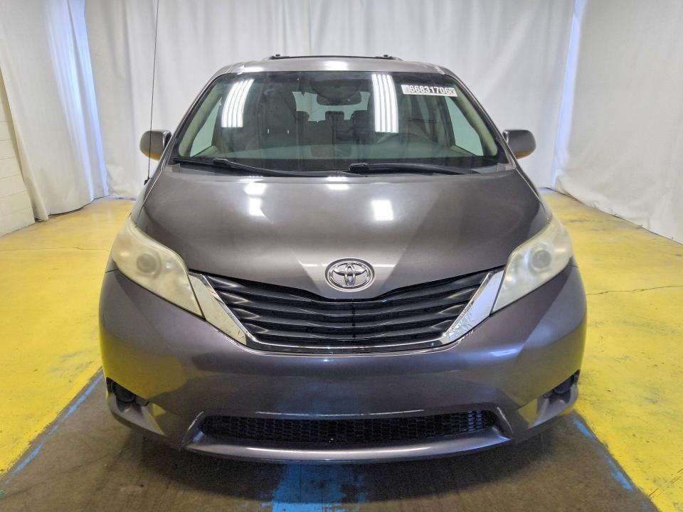 Продаж на аукціоні авто 2011 Toyota Sienna, vin: 5TDKK3DCXBS004713, номер лоту: 66831706