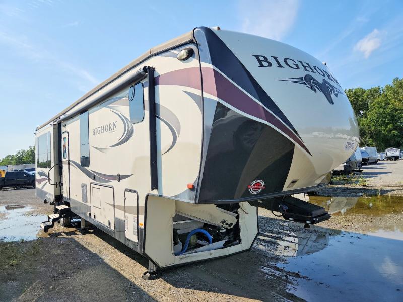 2018 Heartland Big Horn Trailer მანქანა იყიდება აუქციონზე, vin: 5SFBG4326JE379287, აუქციონის ნომერი: 63920176