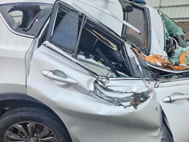 2015 Toyota Rav4 მანქანა იყიდება აუქციონზე, vin: JTMRFREVXFD114605, აუქციონის ნომერი: 64813476